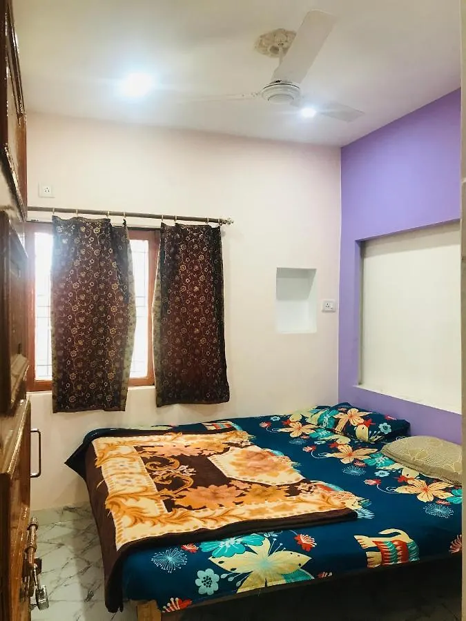 Kashi Guest House